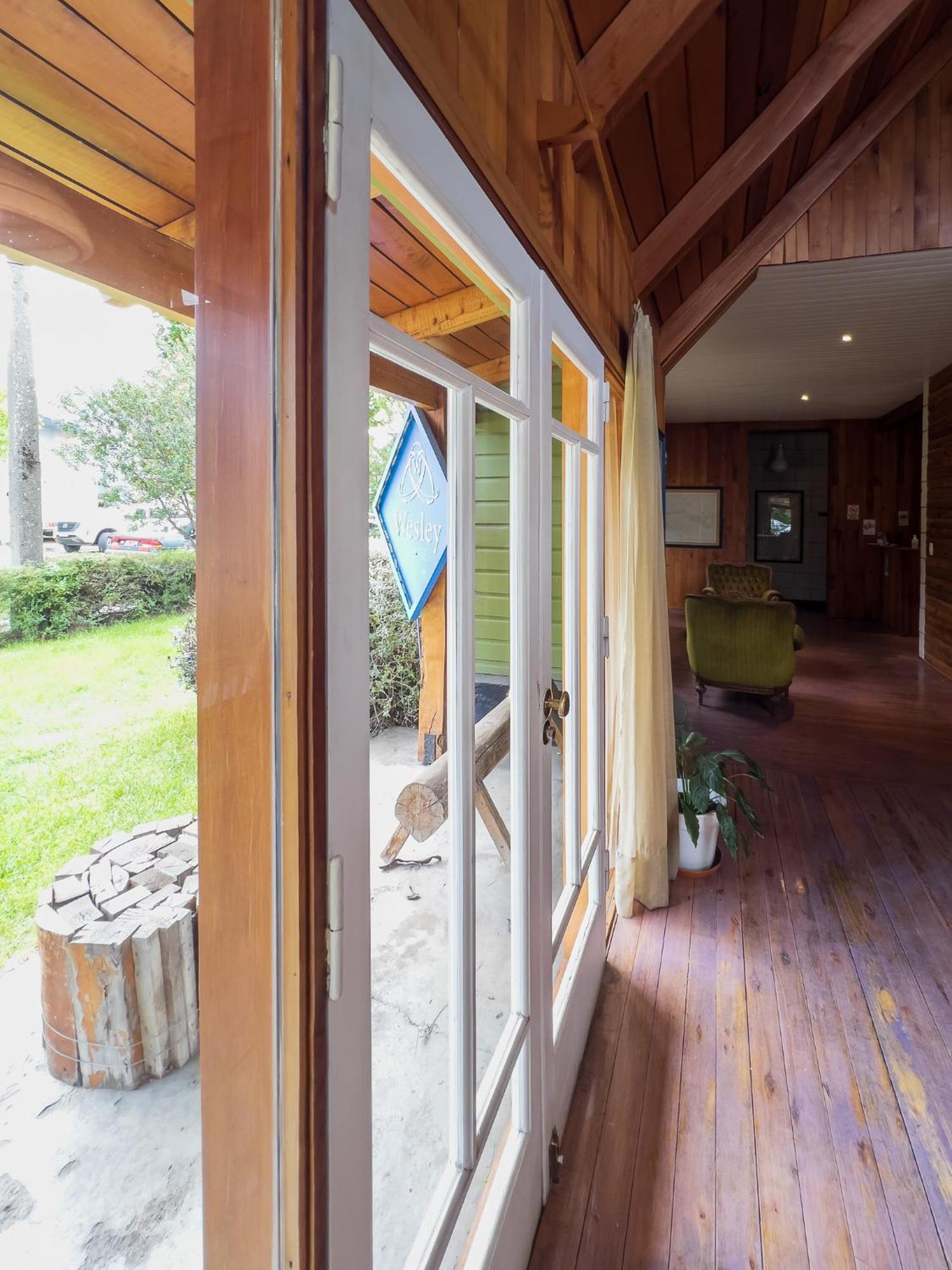 Wesley House Hosteria Boutique San Martín de los Andes Eksteriør billede